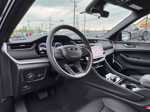 New 2026 Jeep Grand Cherokee L Limited AWD/4WD image 12