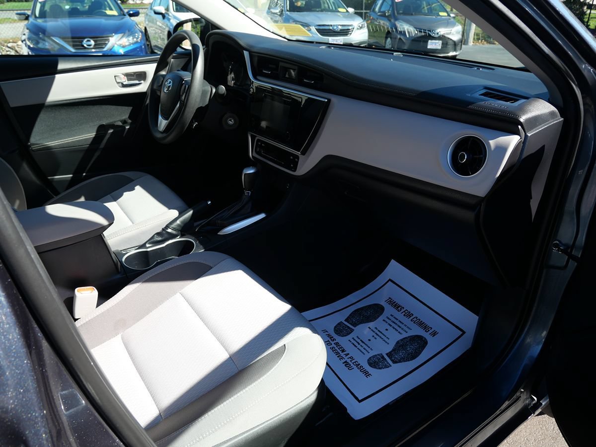 Used 2018 Toyota Corolla LE FWD image 16