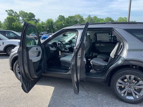 New 2026 Ford Explorer Active w/ Active Comfort Package AWD/4WD image 19