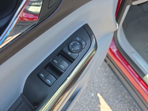 Used 2019 GMC Acadia SLT FWD image 18