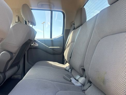 Used 2012 Nissan Frontier SV w/ SV Premium Utility Pkg RWD image 33
