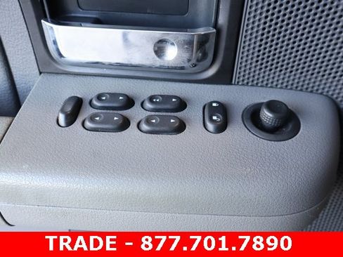 Used 2005 Ford F150 XLT image 10