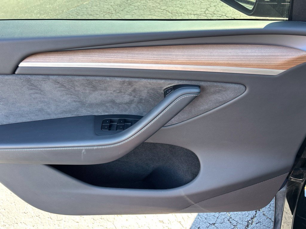 Used 2025 Tesla Model Y Performance AWD/4WD image 14