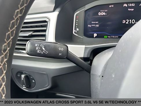 Used 2023 Volkswagen Atlas Cross Sport SE w/ Black Wheel Package AWD/4WD image 30