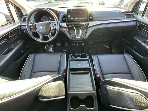 Certified 2025 Honda Odyssey Touring image 29