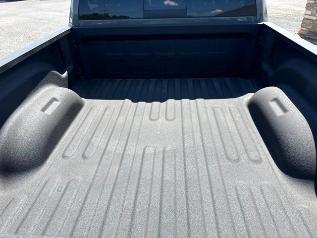 New 2026 RAM 2500 Laramie AWD/4WD image 18