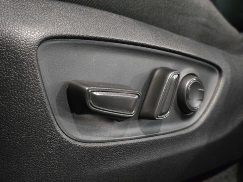 Used 2025 Toyota RAV4 XLE AWD/4WD image 25