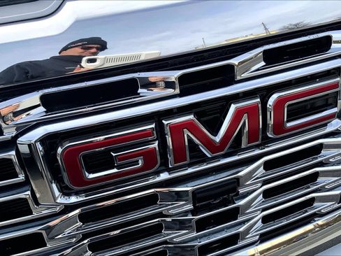 Used 2024 GMC Sierra 2500 Denali w/ Denali Reserve Package image 30