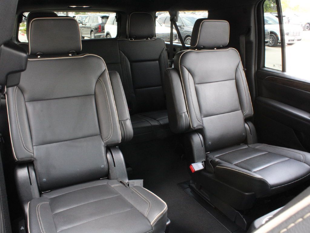 Used 2023 Chevrolet Suburban Premier AWD/4WD image 30