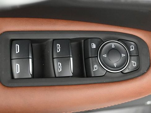 Used 2025 Cadillac XT5 Sportv w/ Technology Package image 12