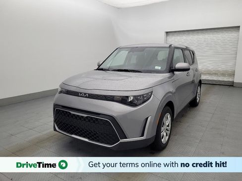 Used 2025 Kia Soul LX image 1