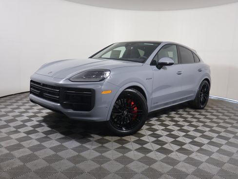 New 2025 Porsche Cayenne Turbo image 1
