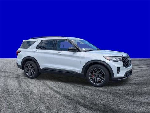 Certified 2026 Ford Explorer ST-Line w/ ST-Line Street Pack RWD image 2