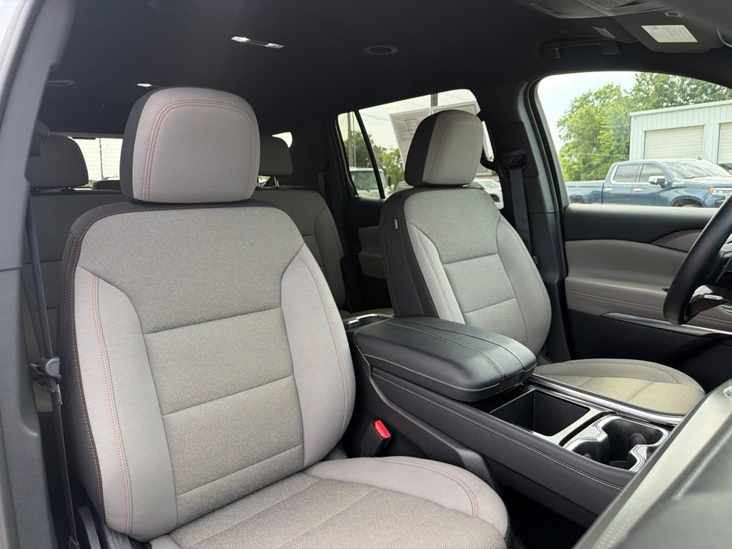 Used 2026 Chevrolet Traverse LT w/ Driver Confidence Package FWD image 12