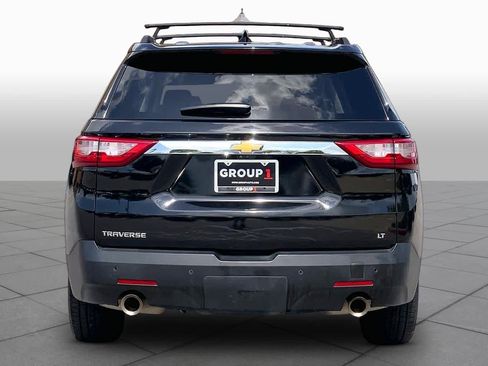 Used 2021 Chevrolet Traverse LT w/ LT Premium Package image 5