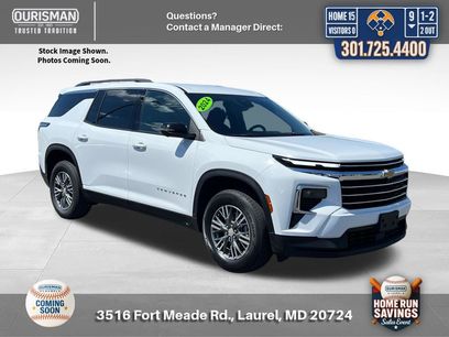 Used 2024 Chevrolet Traverse LT