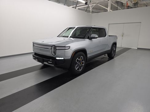 Used 2022 Rivian R1T Adventure AWD/4WD image 1
