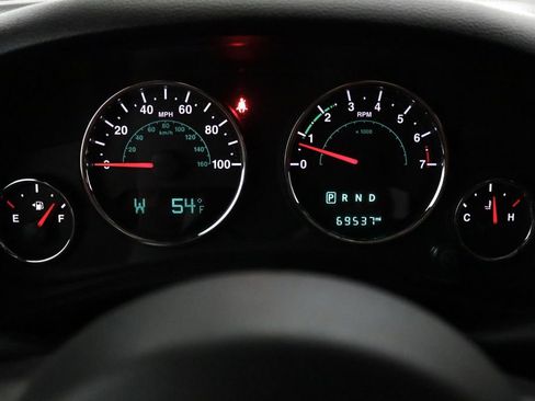 Used 2017 Jeep Wrangler Sport AWD/4WD image 3