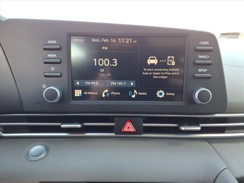 Certified 2025 Hyundai Elantra Sport image 9