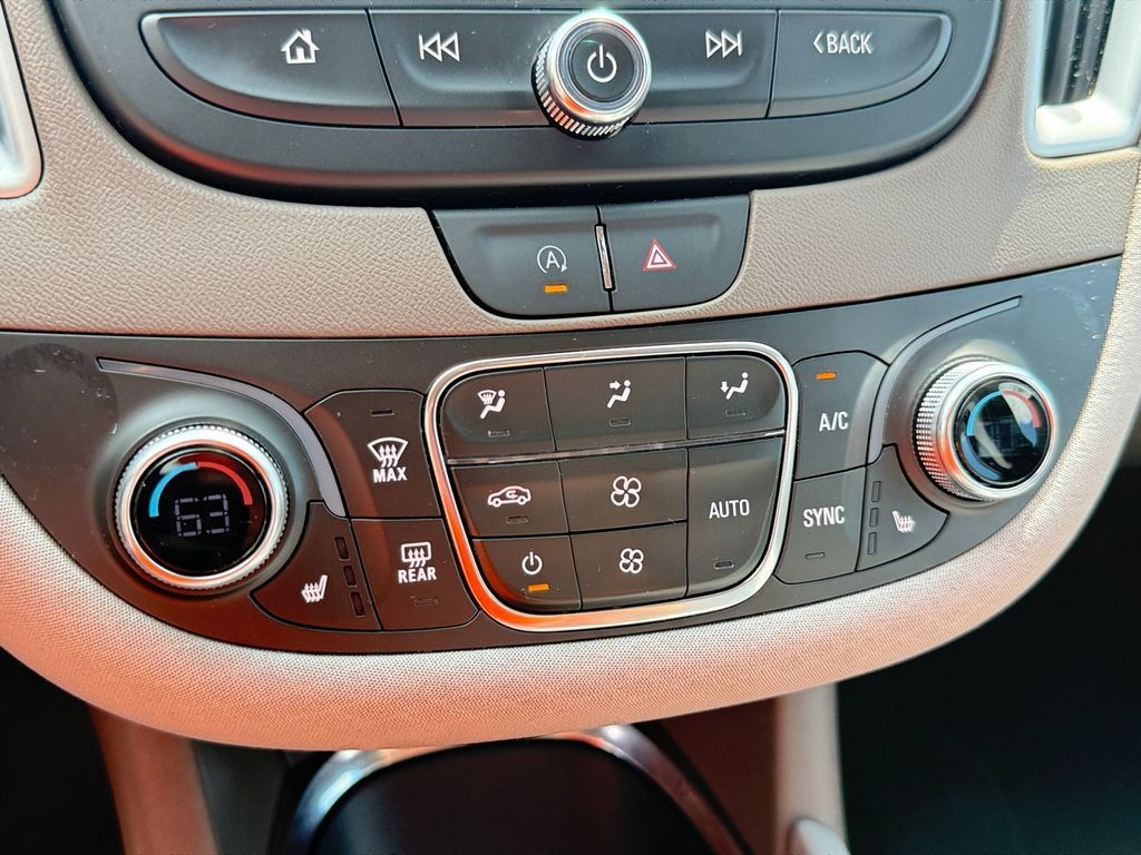 Used 2024 Chevrolet Malibu LT FWD image 28