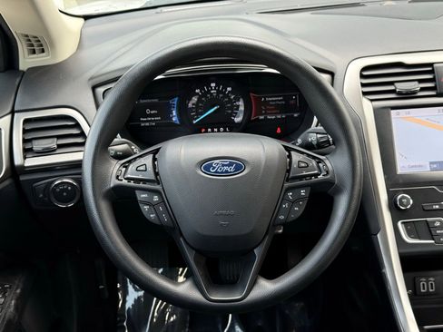 Used 2020 Ford Fusion SE FWD image 23