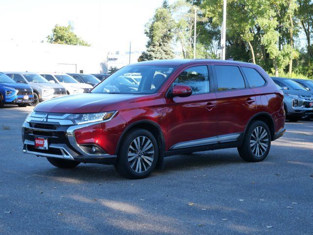 Used 2020 Mitsubishi Outlander SE AWD/4WD image 2