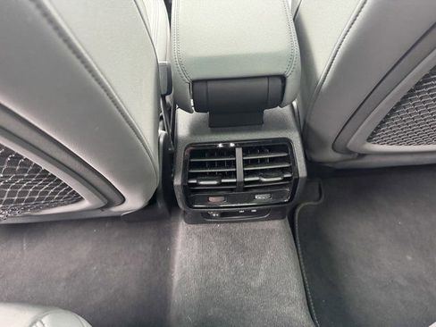 Used 2023 Audi Q3 2.0T Premium w/ Black Optic Sport Package image 16