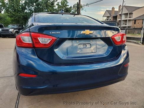 Used 2019 Chevrolet Cruze LT image 18