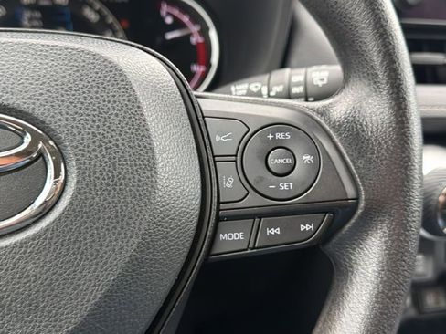 Certified 2025 Toyota RAV4 XLE FWD image 27