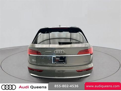 Certified 2023 Audi Q5 2.0T Premium w/ Convenience Package image 3
