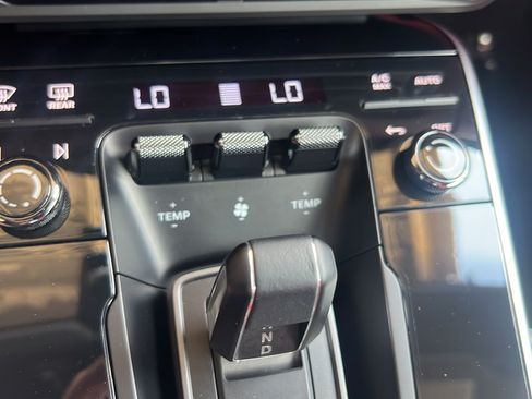 Certified 2022 Porsche 911 Turbo S AWD/4WD image 25