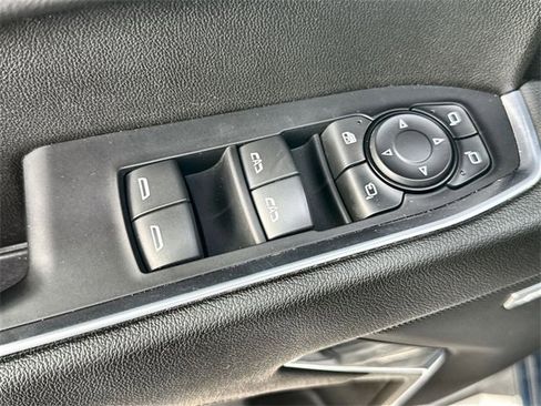 Used 2022 GMC Sierra 1500 SLT w/ SLT Convenience Package image 23