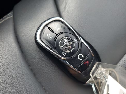 Used 2019 Buick Enclave Essence FWD image 25