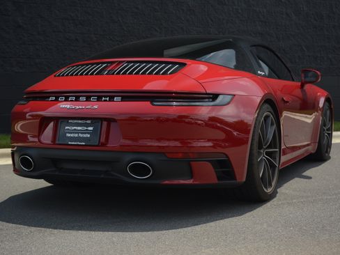 Used 2022 Porsche 911 Targa 4S AWD/4WD image 7