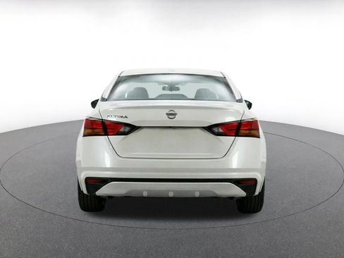 Used 2025 Nissan Altima 2.5 SV FWD image 7
