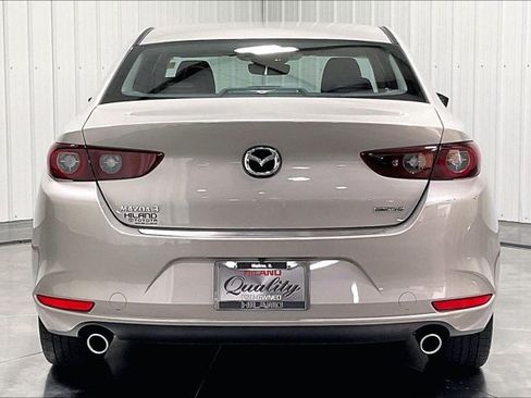 Used 2025 MAZDA MAZDA3 s FWD image 4