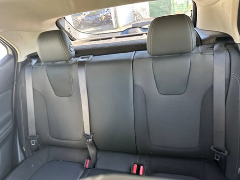 Used 2022 Buick Encore GX Preferred w/ Cold Weather Comfort Package AWD/4WD image 19