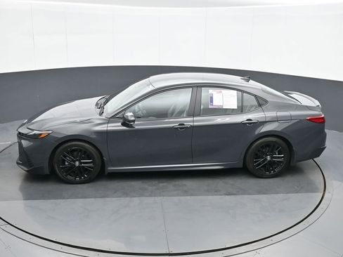 Used 2025 Toyota Camry XSE FWD image 18