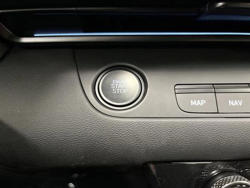 Used 2025 Hyundai Elantra SEL image 20