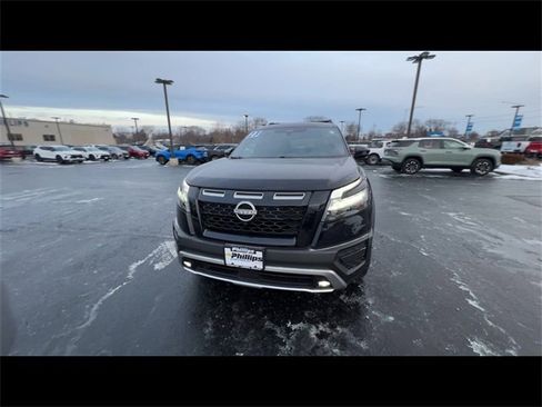 Used 2023 Nissan Pathfinder Rock Creek image 3