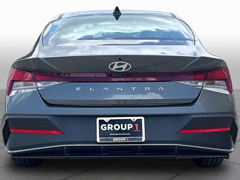 Certified 2024 Hyundai Elantra SEL FWD image 5