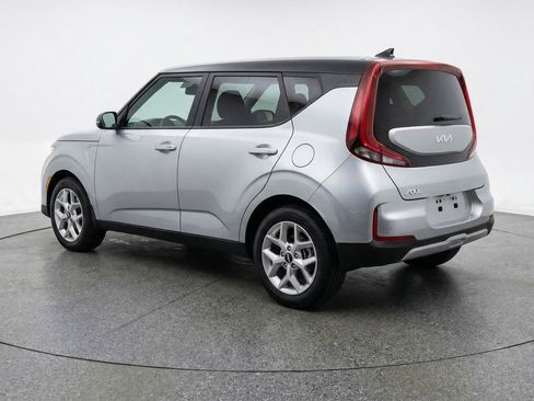 Used 2025 Kia Soul LX w/ LX Technology Package FWD image 6