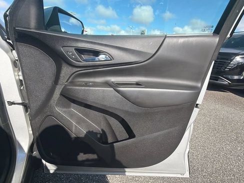 Used 2020 Chevrolet Equinox LT FWD image 14