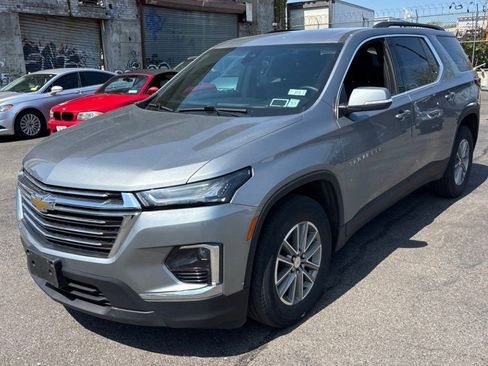 Used 2023 Chevrolet Traverse LT AWD/4WD image 2