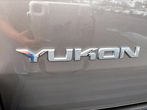 Used 2013 GMC Yukon Denali AWD/4WD image 31
