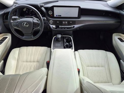 Used 2023 Lexus LS 500h AWD w/ Luxury Package image 17
