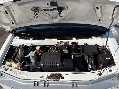 Used 2000 GMC Safari RWD image 27