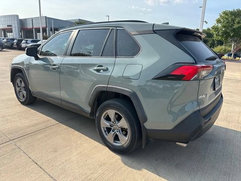 Used 2022 Toyota RAV4 XLE FWD image 10