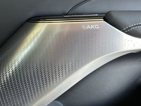 New 2026 Cadillac Lyriq V image 38