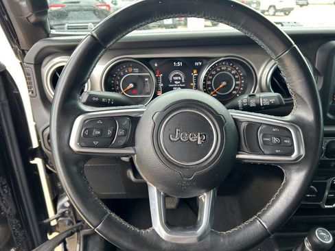 Used 2019 Jeep Wrangler Unlimited Sahara AWD/4WD image 15